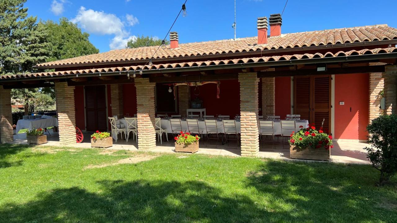 Agriturismo Le Capannacce Урбанія Екстер'єр фото